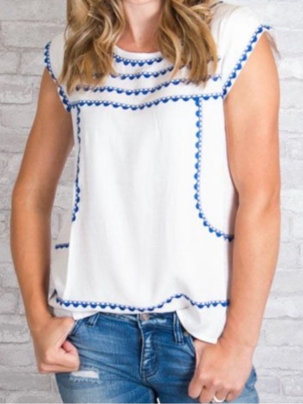 THML Womens Medium Blouse White Blue Embroidered Scallop Cap Sleeve Boho Peasant - Picture 6 of 6